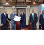 La vice Raquel Peña encabezó entrega de premios a científicos