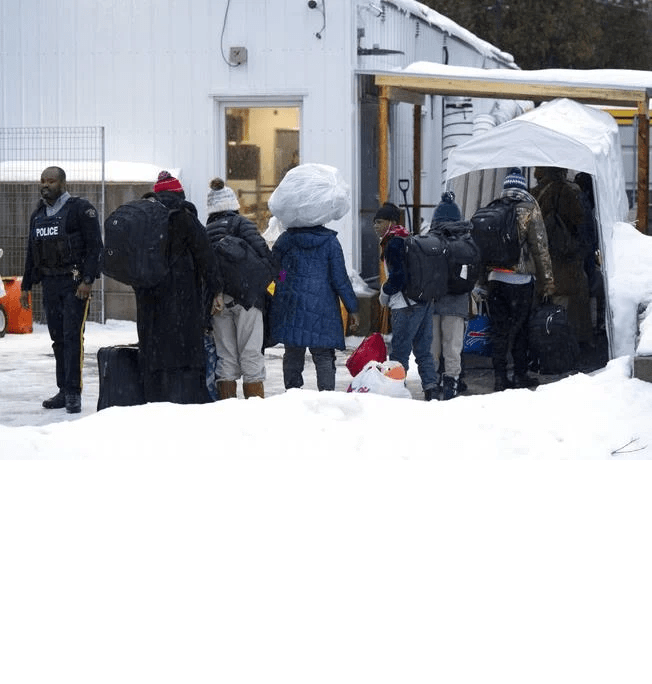 “El sueño americano ahora se llama Canadá”: Cientos de personas dejan Nueva York a diario