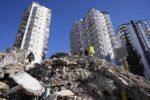 Gobierno turco ordena el arresto de constructores