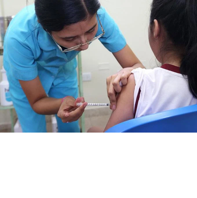 Exhortan a vacunar niñas desde 9 años contra el papiloma