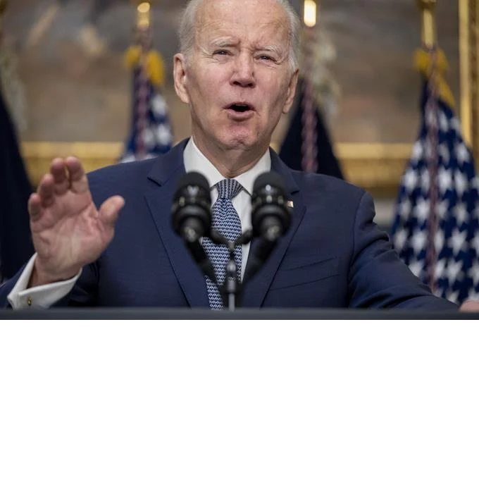 Biden le dice a EEUU que tenga confianza en los bancos después de grandes quiebras