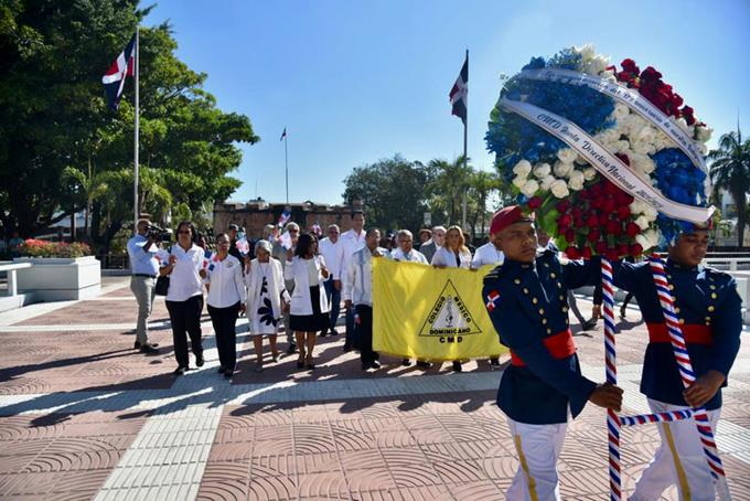 Médicos aceptarán otra vez seguros de las ARS