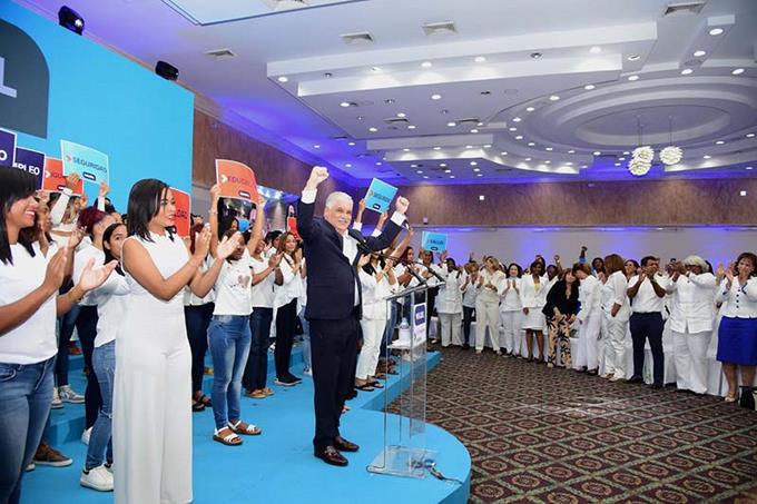 Miguel Vargas informa será candidato presidencial PRD