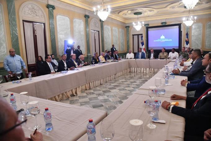 PLD y PRD no asisten a cumbre en el Palacio