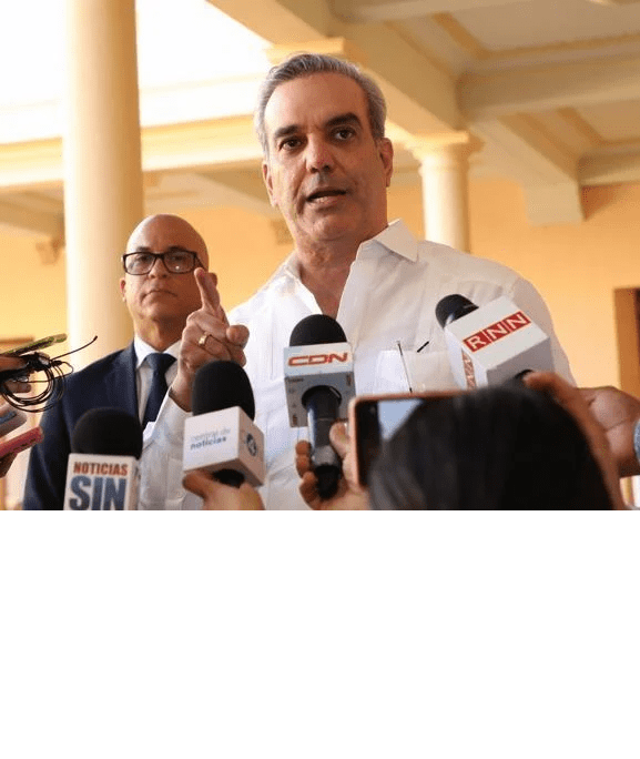 Abinader considera injustificable la alerta migratoria emitida por EE.UU. a ciudadanos de piel oscura