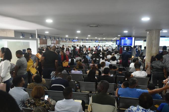 Dirección de Pasaportes reconoce lentitud en entrega del documento que dura hasta 4 horas