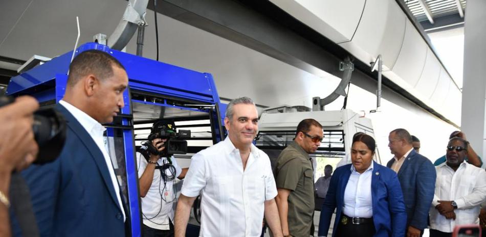 Abinader inaugura teleférico Los Alcarrizos