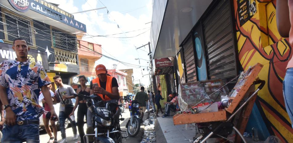 Más allá del “teteo”: La verdadera vida en La 42 de Capotillo