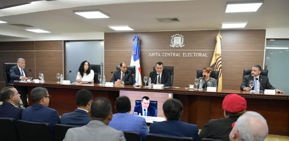JCE mantiene la reserva de candidaturas en 20% por nivel de elección