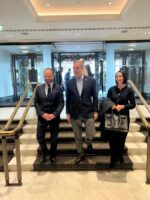 Abinader llega a Londres para participar en actos de coronación del rey Carlos III