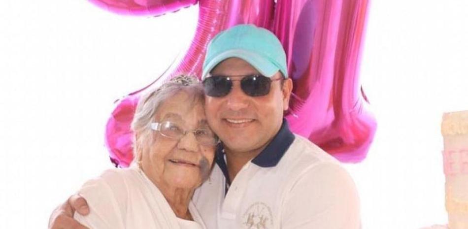 Declaran duelo municipal en Santiago por la muerte de la madre del alcalde Abel Martínez