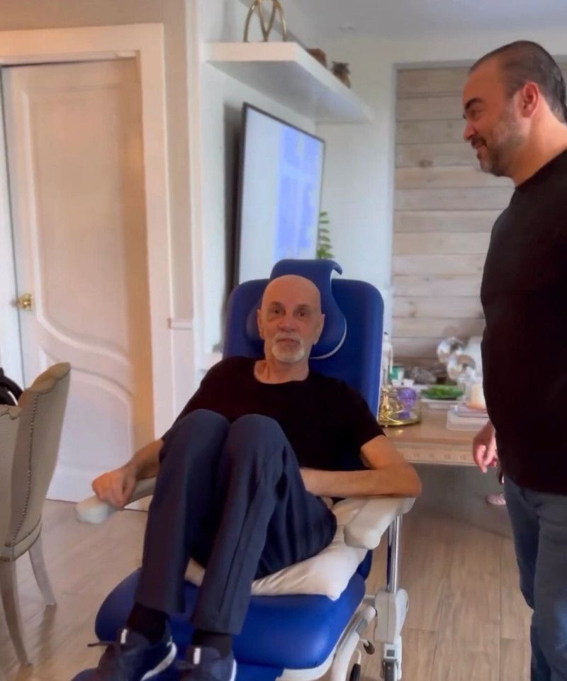 Pamela Sued traslada a su padre a España para que reciba terapia tras caída