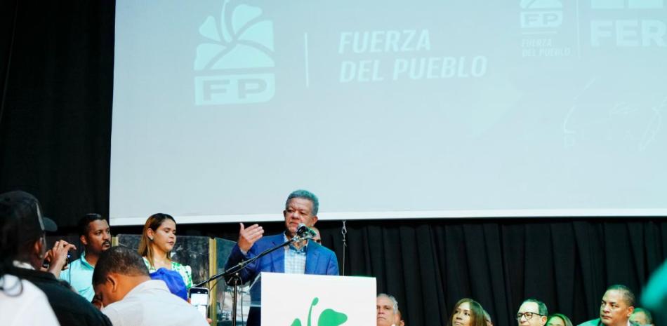 Leonel expresa preocupación porque mayoría dice que se quiere ir del país