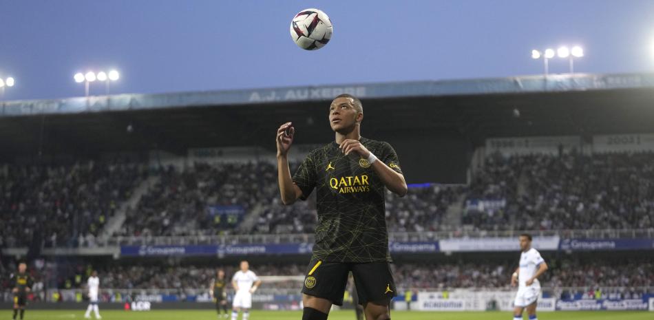 Mbappé acerca al PSG a su 11mo título en Francia