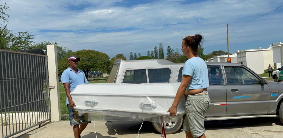 Matan a hombre desde un vehículo en marcha en barrio de Santiago