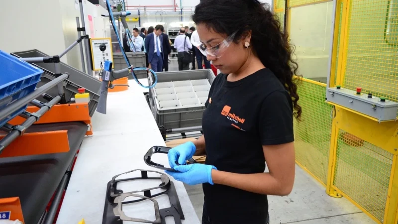Legisladores de EEUU quieren que los menores trabajen más horas y en empleos de mayor riesgo