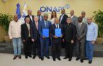 ONAPI firma convenio con la Fundación Herederos del Futuro para promover el aprendizaje de carreras STEM entre la juventud
