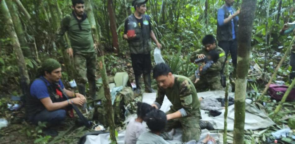 Colombia: jefe militar dice que hay varias versiones sobre los niños hallados en la selva