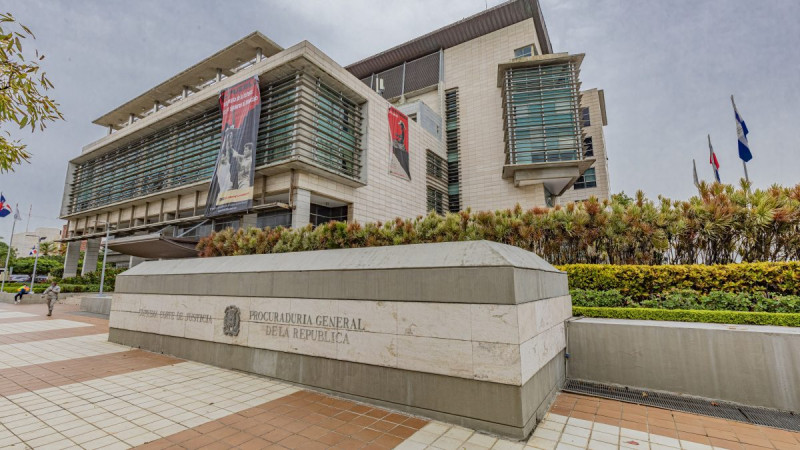 Imponen arresto domiciliario contra adolescente que le arrancó el cabello a otra en La Vega