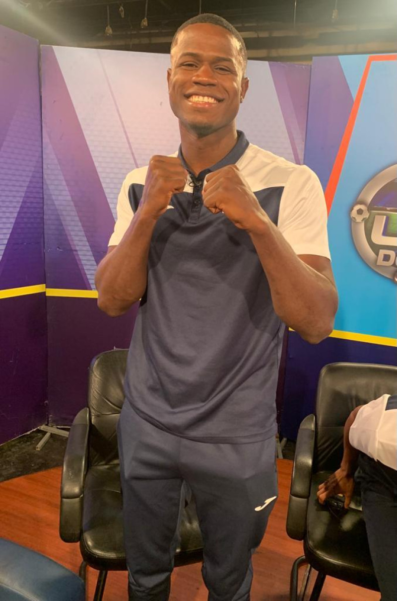 5 mil pesitos recibe campeón de boxeo