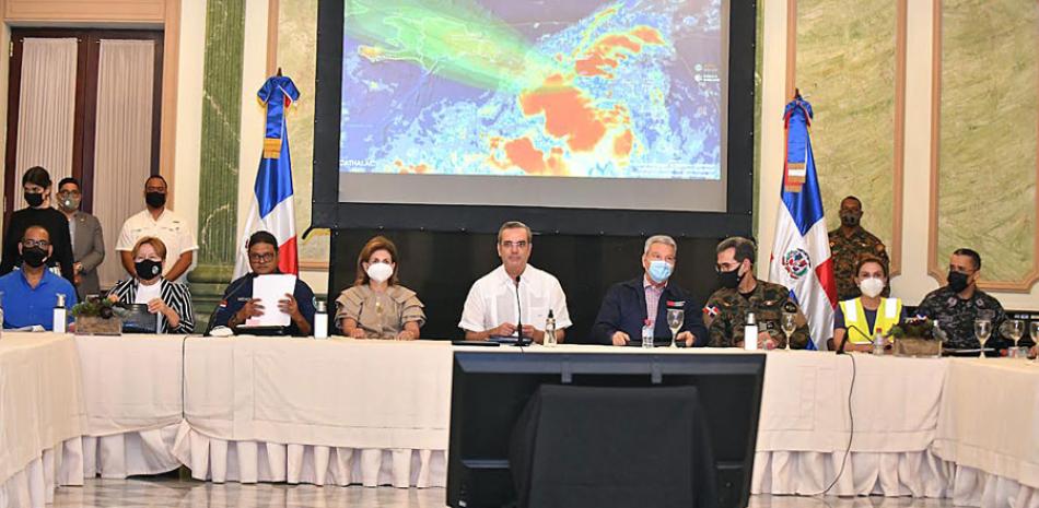 Abinader convoca a reunión a los organismos de socorro por amenaza de tormenta Franklin