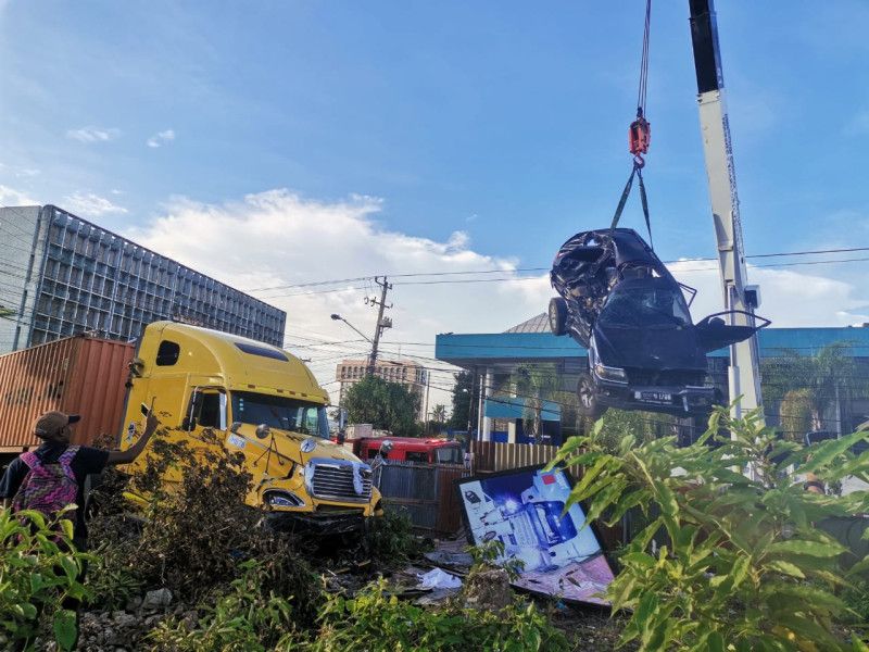 Accidente entre yipeta y camión en la Máximo Gómez con San Martín deja 4 heridos