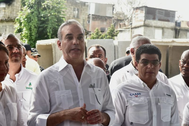 Abinader al preguntarle sobre alianzas: “Que la democracia siga su curso”