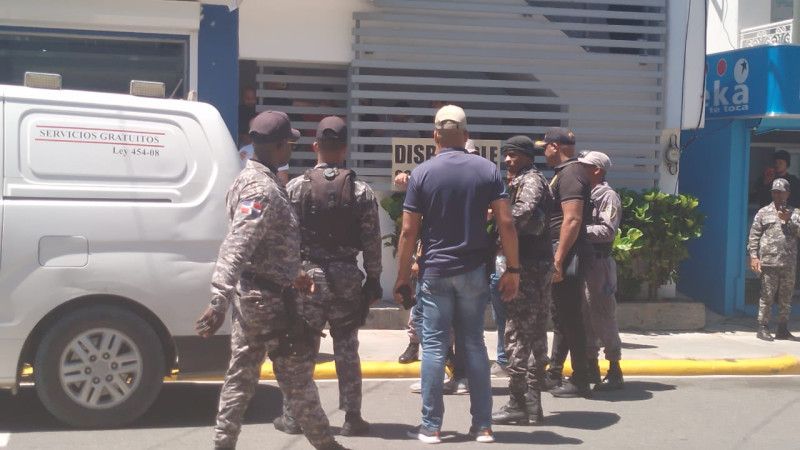 Atracadores matan a hombre y hieren seguridad en Santiago