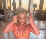 Britney Spears preocupa por bailar con cuchillos