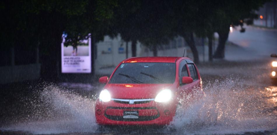 Las lluvias continuarán todo el fin de semana y el oleaje se torna peligroso