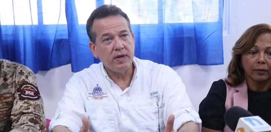 Ito Bisonó dice reanudación del comercio con Haití será mediante corredores peatonales