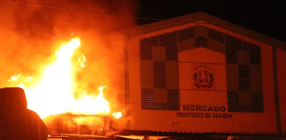 Este es el cuarto incendio que afecta el mercado fronterizo de Dajabón en los últimos años
