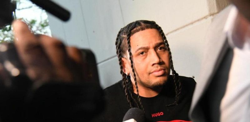 Arrestan en Estados Unidos al padre del niño muerto cuando salía del aeropuerto de Santiago