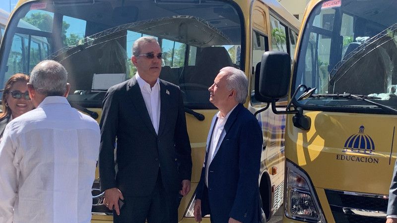 “Se acabó enviar los niños en motoconcho”: Gobierno amplía el programa de Transporte Escolar