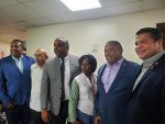 Diputados opositores abandonan reunión en Comisión de Hacienda por préstamos millonarios