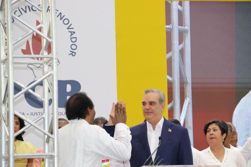 Zorrilla Ozuna se disculpa tras hacer jurar a Abinader que lo nombraría en el gobierno