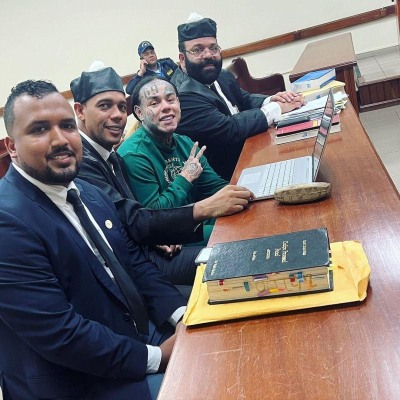 Garantía económica, presentación periódica y tratamiento psicológico para Tekashi