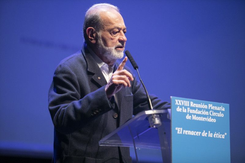 Carlos Slim aboga por trabajar 12 horas tres días a la semana y retrasar la jubilación a los 75 años