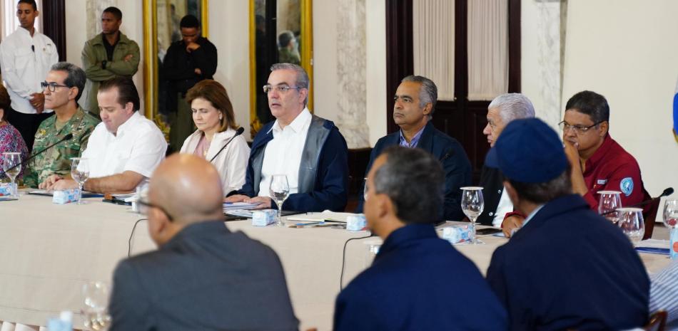 Gobierno suspende clases del próximo lunes y martes Gobierno suspende clases del próximo lunes y martes