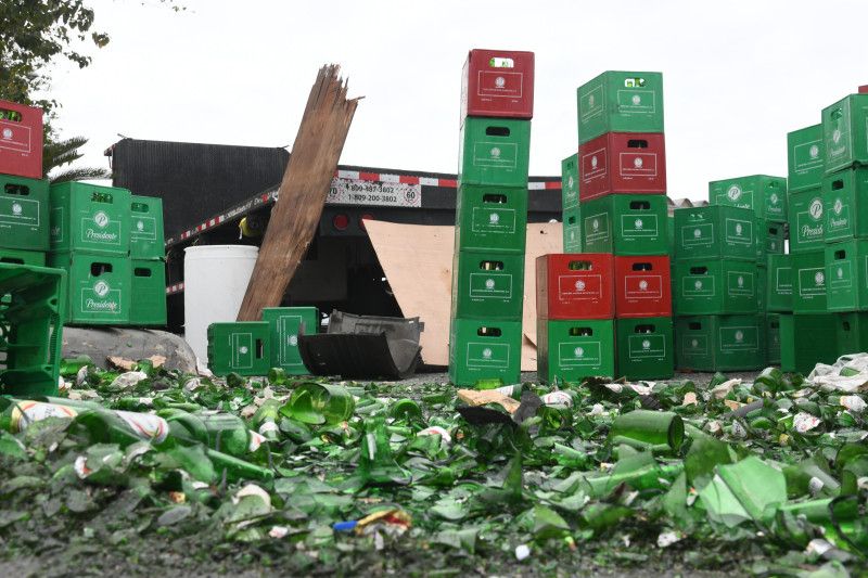 Se registra accidente entre vehículos pesados en la Luperón