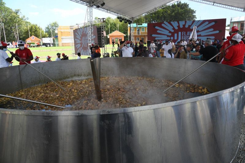 RD no alcanza el Récord Guinness del sancocho más grande del mundo; faltaron 2,300 libras