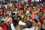 Migrantes en la frontera sur de México alistan salida en caravana en Navidad