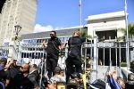 Policías y militares pensionados protestan por pagos