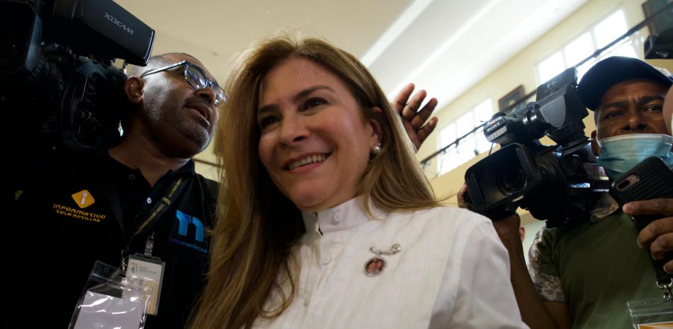 Carolina Mejía lleva delantera en el Distrito Nacional con 61%