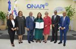 ONAPI entrega Patente de Invención a científica dominicana