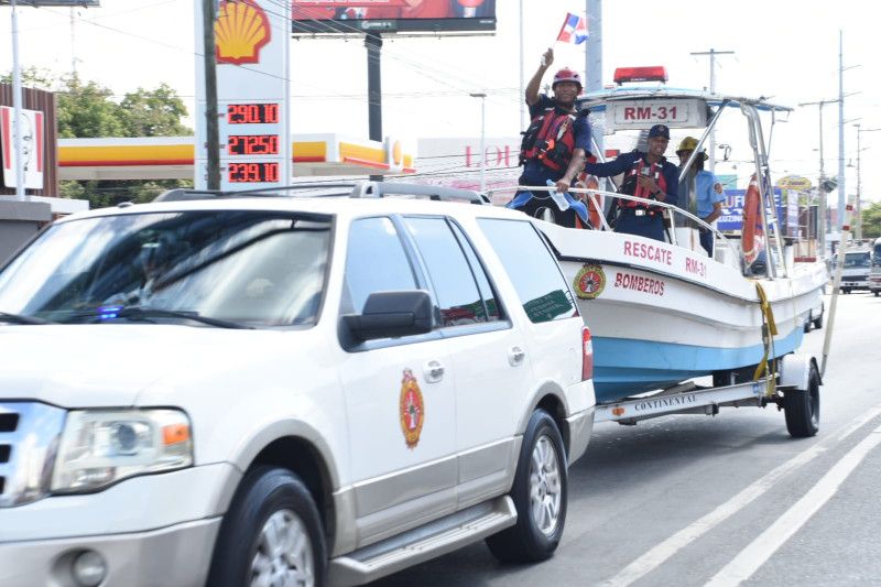 Los bomberos dan la bienvenida a 49 nuevos miembros, entre ellos 14 mujeres
