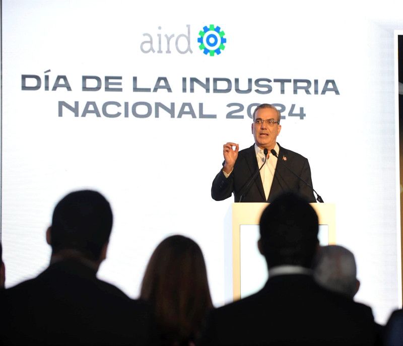 Abinader, Leonel y Abel comparecen ante AIRD y plantean impulsar el sector industrial