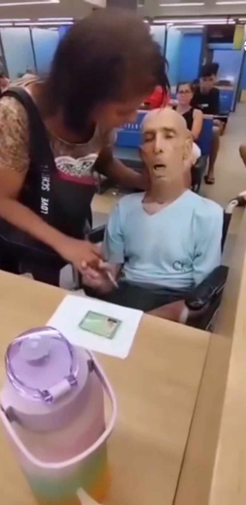 Mujer intenta retirar dinero con el cadáver de su tío en Brasil