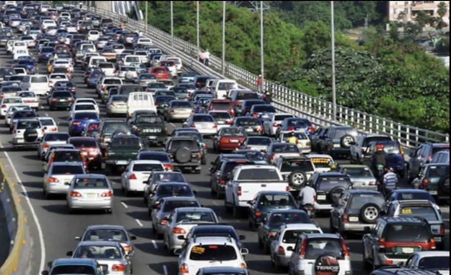 Parque automotor ronda los 6 millones en medio del caótico tránsito