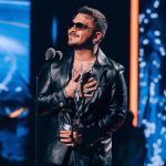 Christian Nodal reemplazó sus dientes reales por diamantes: “Es lo más estúpido que he hecho”